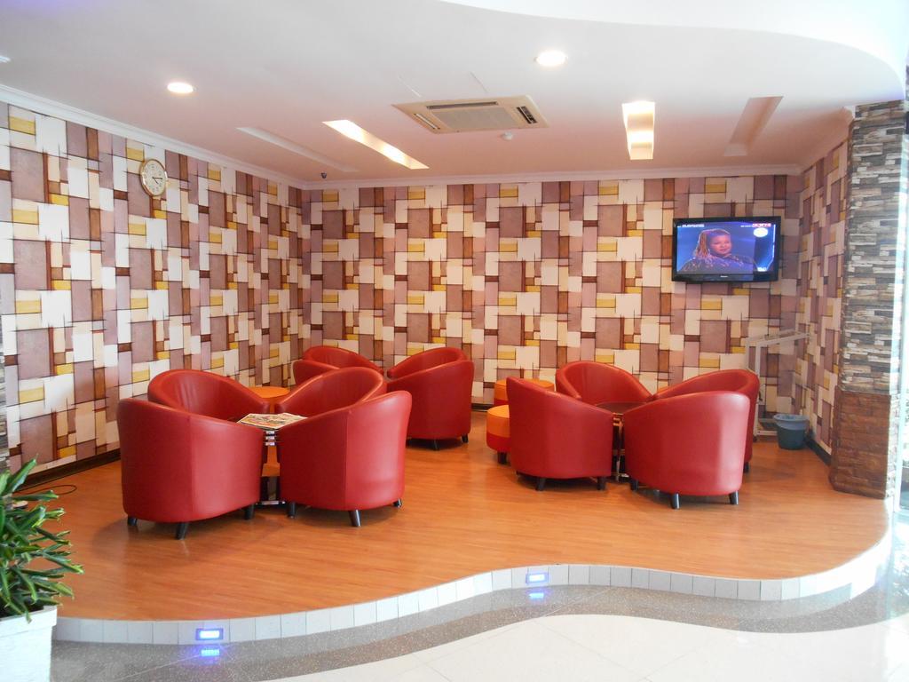 Sai Villa Hotel Near Klia & Klia2 Nilai Eksteriør bilde