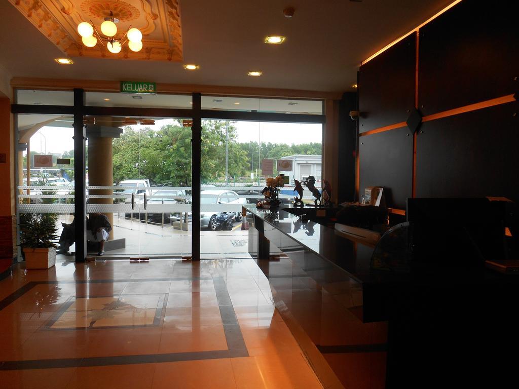 Sai Villa Hotel Near Klia & Klia2 Nilai Eksteriør bilde