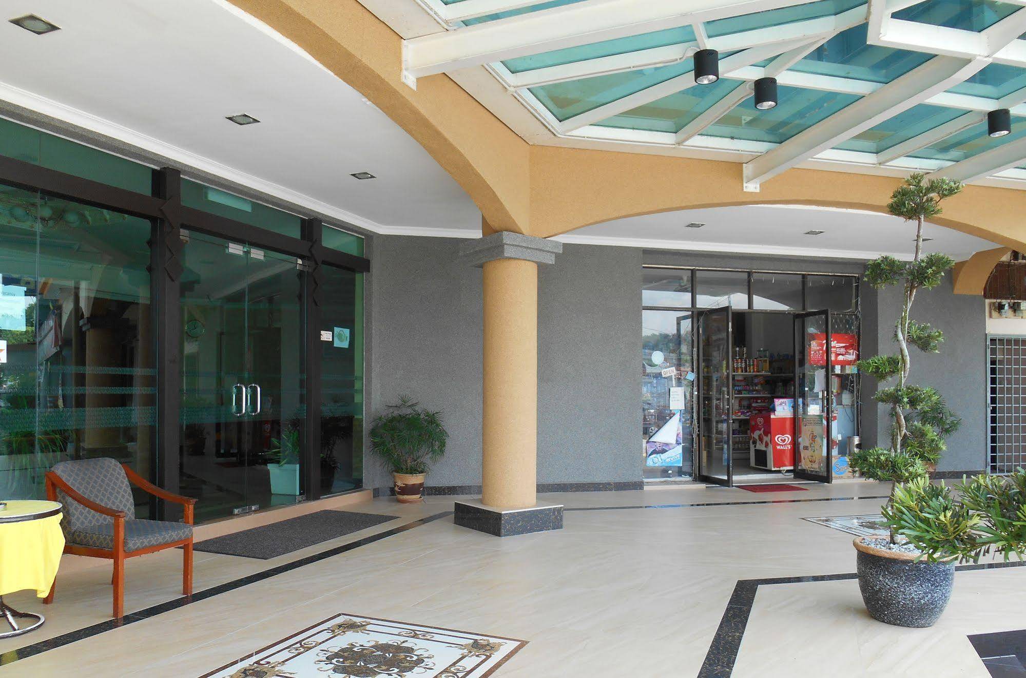 Sai Villa Hotel Near Klia & Klia2 Nilai Eksteriør bilde