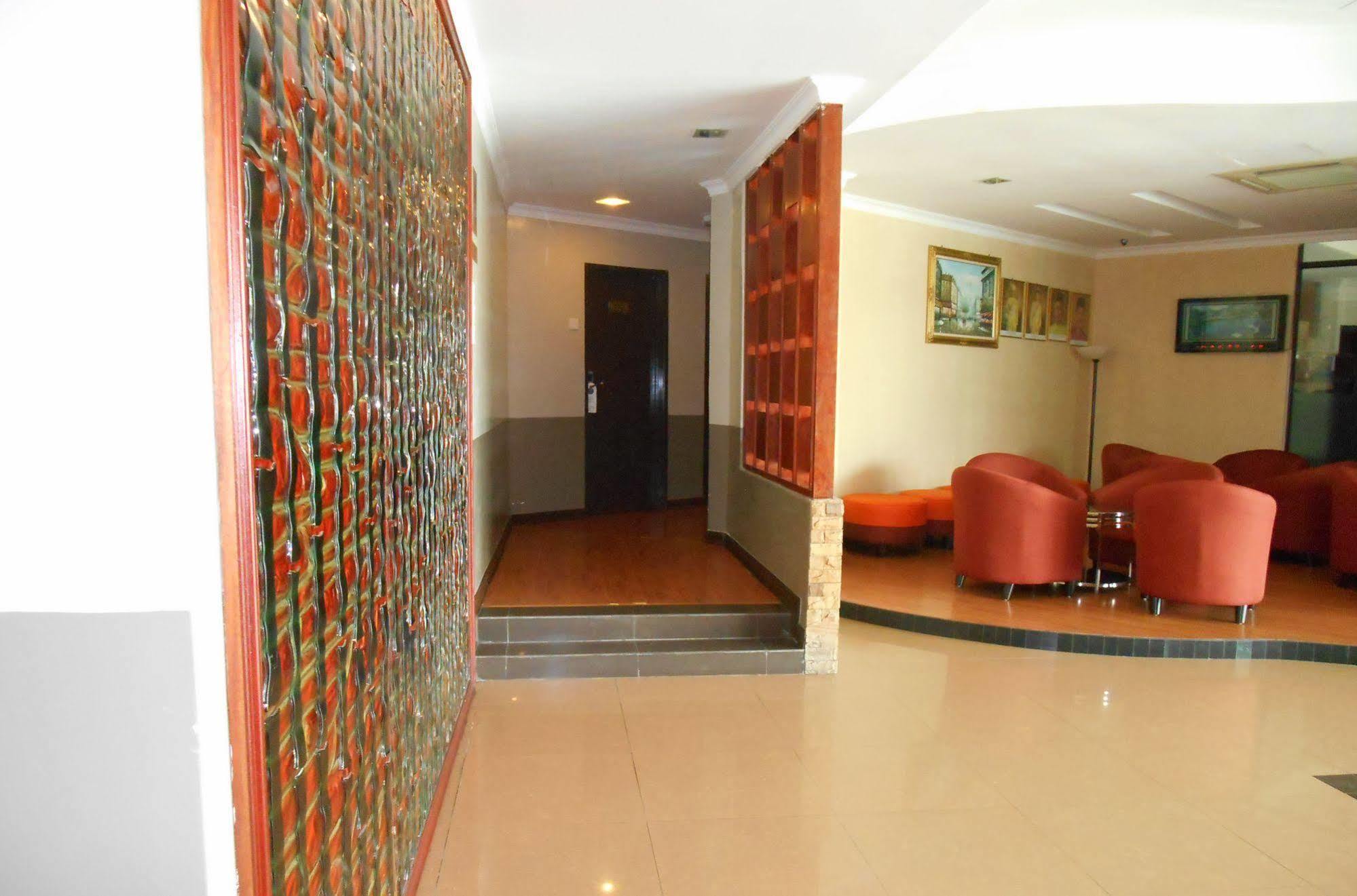 Sai Villa Hotel Near Klia & Klia2 Nilai Eksteriør bilde